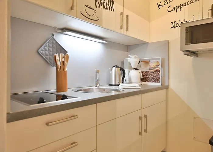 - Strahlender Mond Dahme (Schleswig-Holstein)